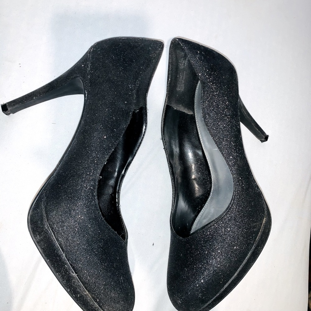 Heels - Picture 2 of 5